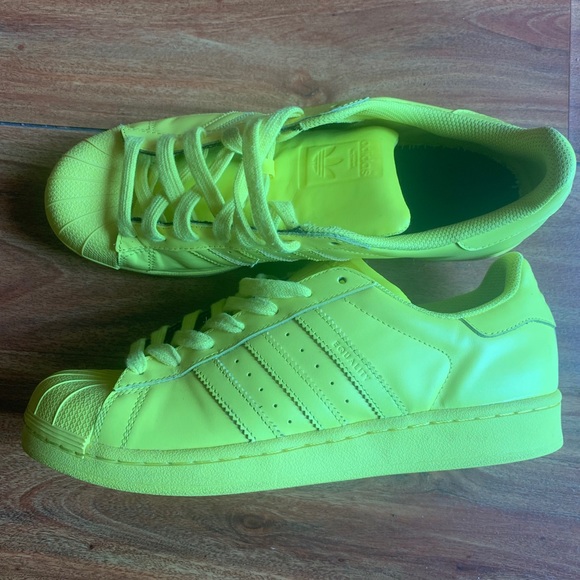 Pharrell Adidas Like New - Picture 2 of 8